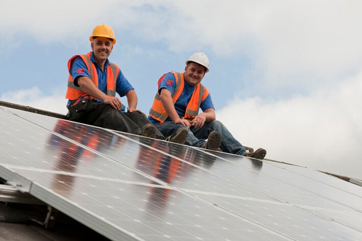 Solarmodule auf einem Gewerbedach